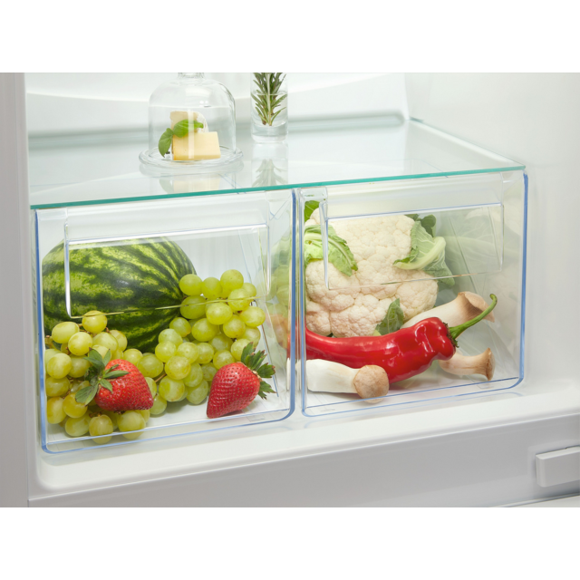 AEG NSC6L18ZES 54.6cm 70/30 Built-In Low Frost Fridge Freezer