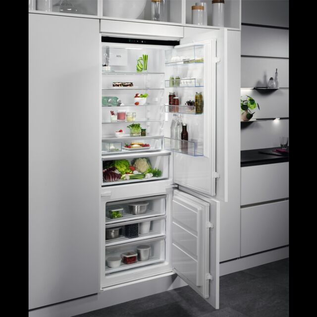 AEG NSC7G751ES 69.6cm 70/30 IntegratedFrost Free Fridge Freezer - White