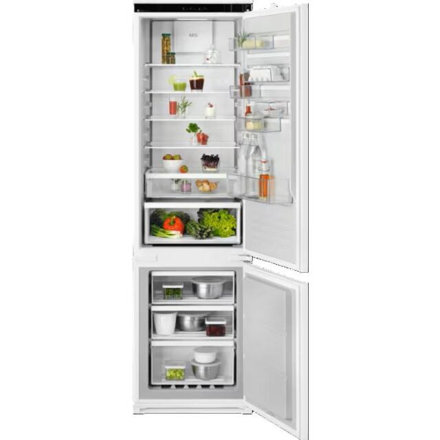 Aeg OSC6M191ES 188.4cm Tall Built In Fridge Freezer
Extra Tall Integrated Frost-Free Fridge Freezer with electronic controls, E Energy, 