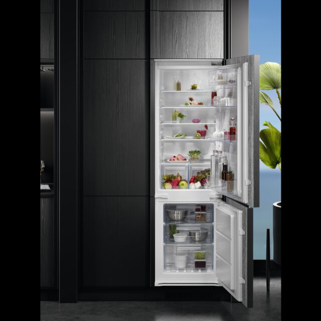 AEG OSC6N181ES 54.6cm 70/30 Integrated Fridge Freezer - White