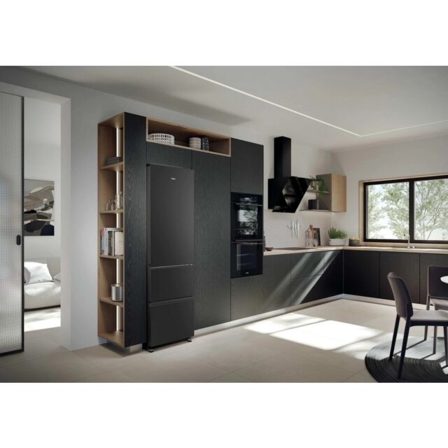 Haier HTR3518ENMTK 60/40 Fridge Freezer - Black