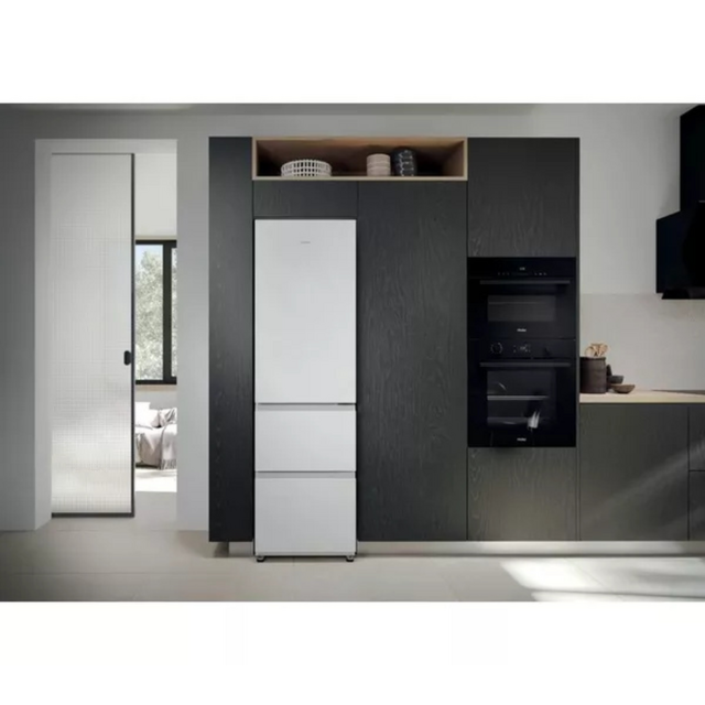 Haier HTR3518ENMWK 60/40 Frost Free Fridge Freezer