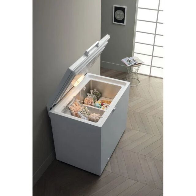 Hotpoint CS2A400HFMFAUK1 140.5cm Chest Freezer   - White