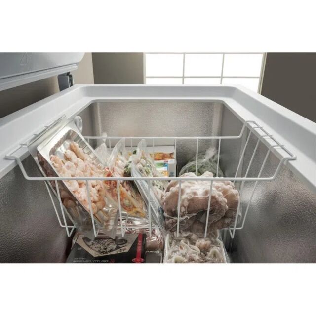 Hotpoint CS2A400HFMFAUK1 140.5cm Chest Freezer   - White