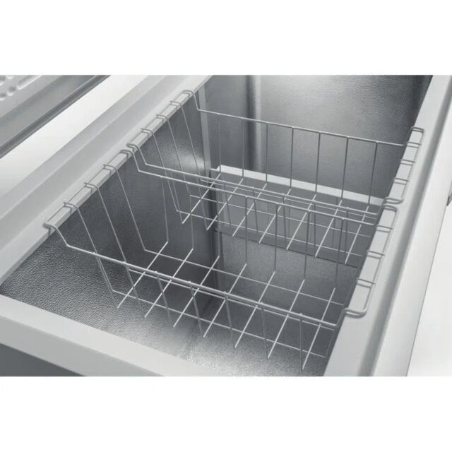 Hotpoint CS2A400HFMFAUK1 140.5cm Chest Freezer   - White