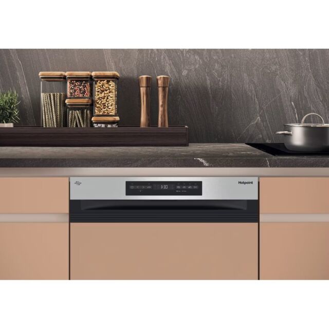 Hotpoint H5PC15M6UK Maxi Space Tub Semi-Integrated 15 Place Full Size Dishwasher 