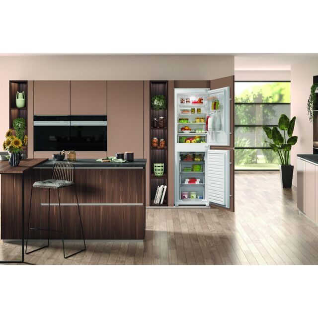 Hotpoint HBC185050F2 Built In Fridge Freezer