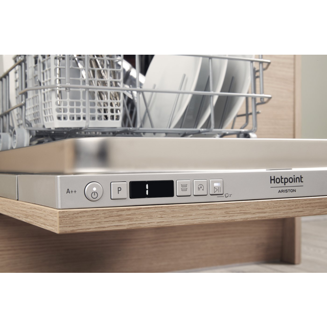 Hotpoint HSICIH4798BI 10 Place Built In Slimline Dishwasher