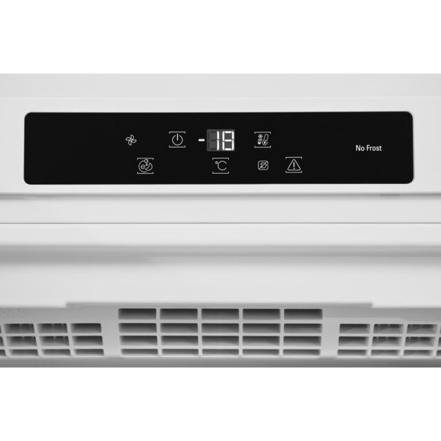 Hotpoint UH6F2CW Freestanding Freezer
