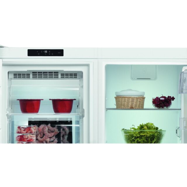 Hotpoint UH6F2CW Freestanding Freezer
