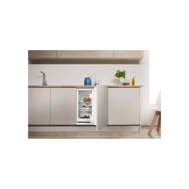 Indesit ILA1 Built-Under Fridge