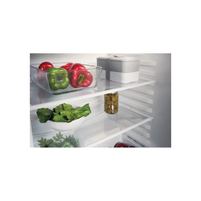 Indesit ILA1 Built-Under Fridge