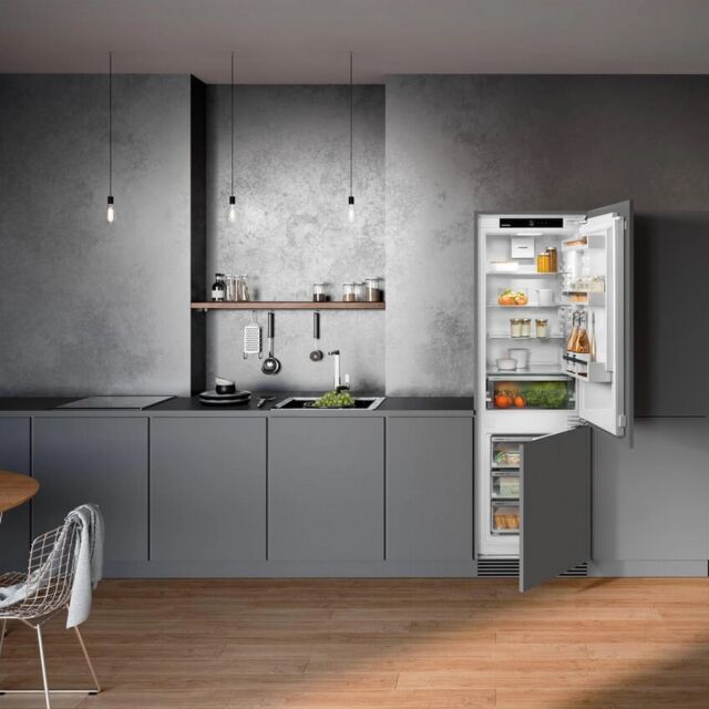 Liebherr IKGN51VE03 55.9cm 70/30 Integrated Frost Free Fridge Freezer