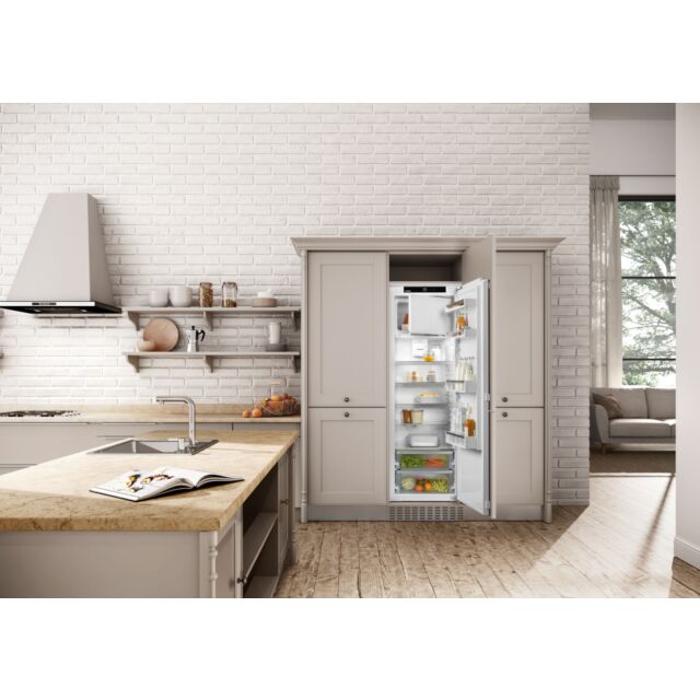 Liebherr IRE5101 177cm Integrated in column fridge with 4* Freezer Compartment
