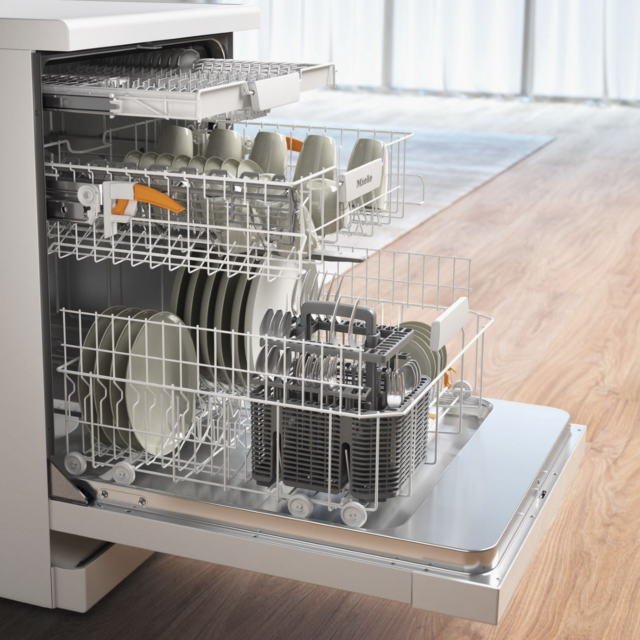 Miele G 5611 SC Dishwasher in Brilliant White, 14 Settings