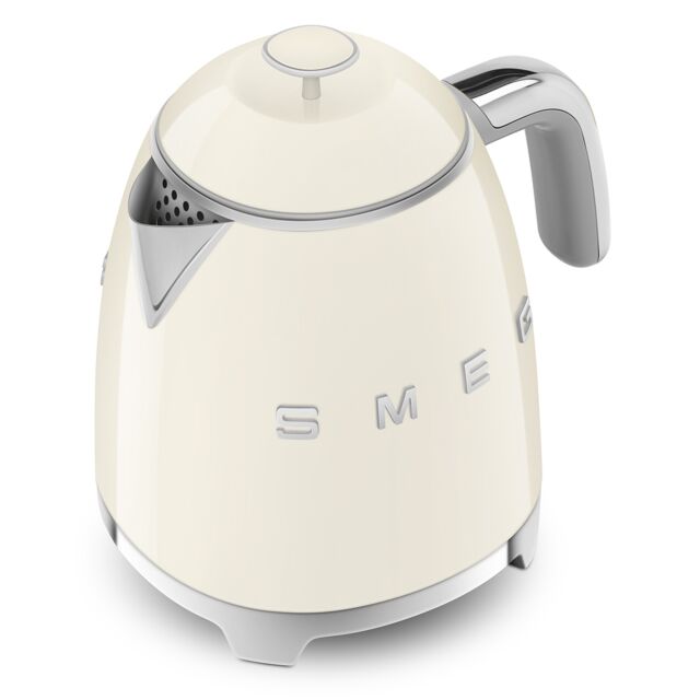 Smeg KLF05CRUK 0.8 Litre Cordless Kettle In Cream