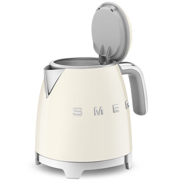 Smeg KLF05CRUK 0.8 Litre Cordless Kettle In Cream