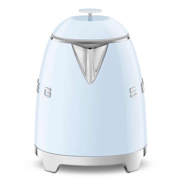 Smeg KLF05PBUK 0.8L Cordless Kettle In Pastel Blue
