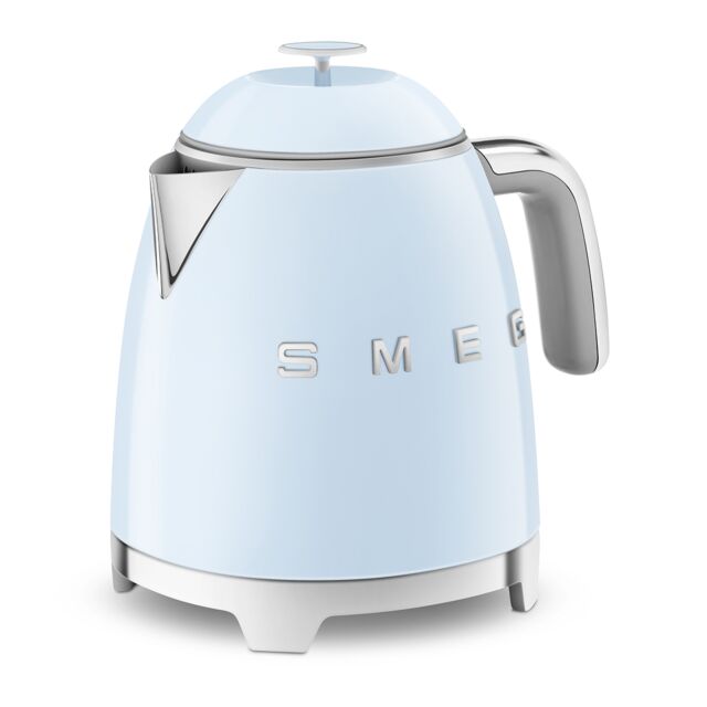 Smeg KLF05PBUK 0.8L Cordless Kettle In Pastel Blue