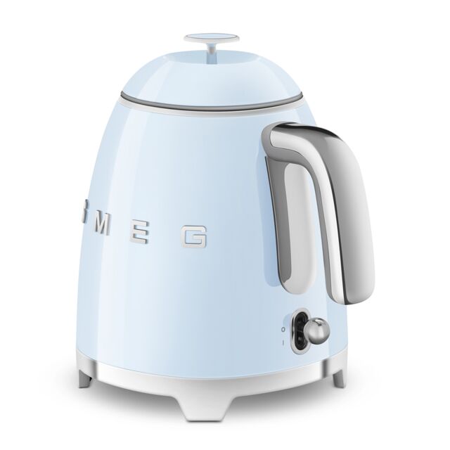 Smeg KLF05PBUK 0.8L Cordless Kettle In Pastel Blue