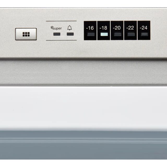 Smeg UKFF18EN2HX Freestanding No Frost Freezer Stainless Steel Door